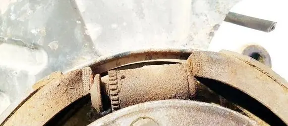 Mazda CX-7 Handbrake/parking brake pads 