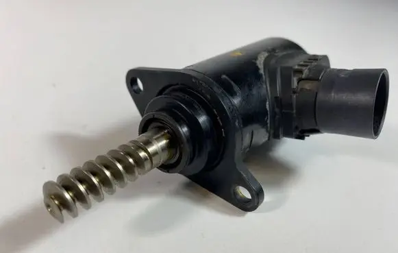 BMW 5 G30 G31 G38 other engine part 7631574