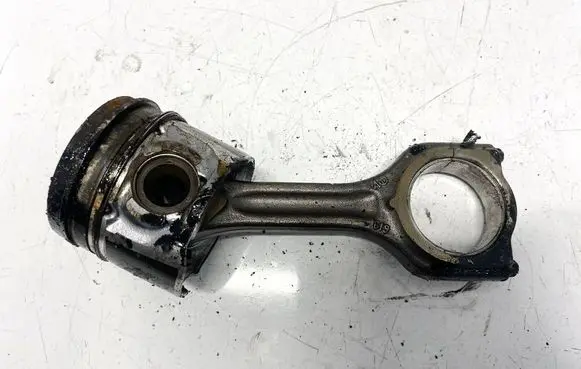 Citroen C4 I Piston with connecting rod
