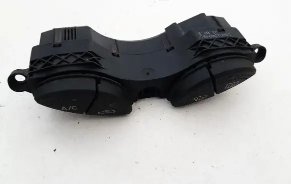 Ford Focus Windscreen/window heater switch 98ag19a945cf