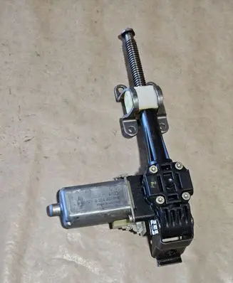 Mercedes-Benz SL R230 Seat adjustment motor 0390201946