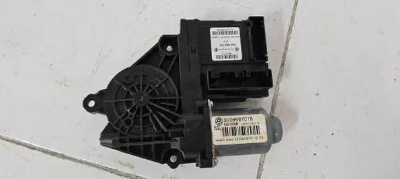 Volkswagen Caddy Front door window regulator motor 5K0959793 05075712 71216060920024