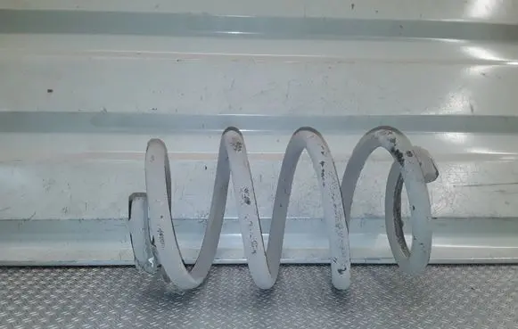 Dodge Nitro Rear coil spring 
