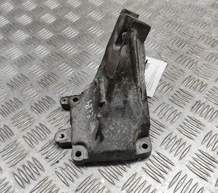 Mercedes-Benz CLS C218 X218 Engine mounting bracket A2782236404