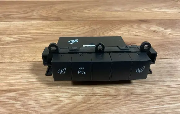 Mercedes-Benz B W245 Seat heating switch 1698702510 30110111140956 33460903