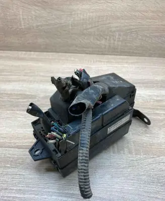 Subaru Legacy Fuse module 82231AE000