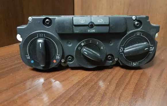 Volkswagen PASSAT B6 Climate control unit 1CF747309