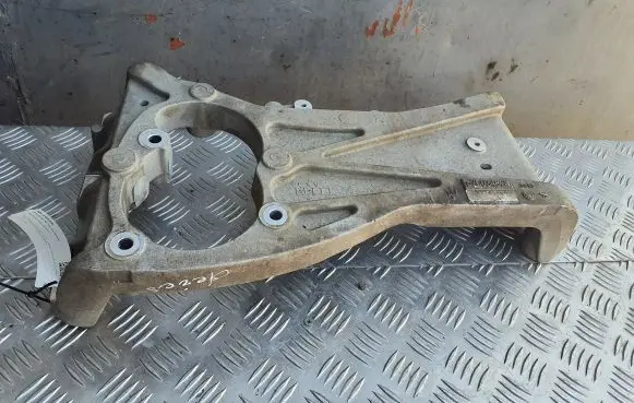 Maserati Levante Gearbox mounting bracket 670034898