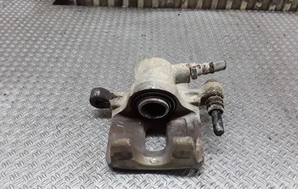 Mitsubishi Lancer Rear brake caliper