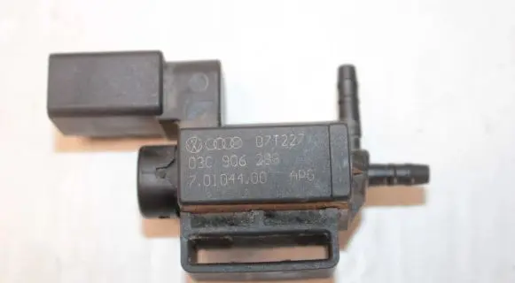 Volkswagen Golf V Turbo solenoid valve 03C906283