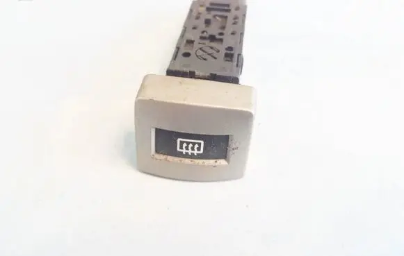 KIA Carnival Windscreen/window heater switch