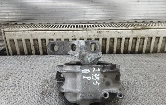 Volkswagen Touran I Engine mount bracket 1K0199262