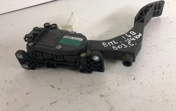 Volkswagen New Beetle Accelerator throttle pedal 6Q1721503C