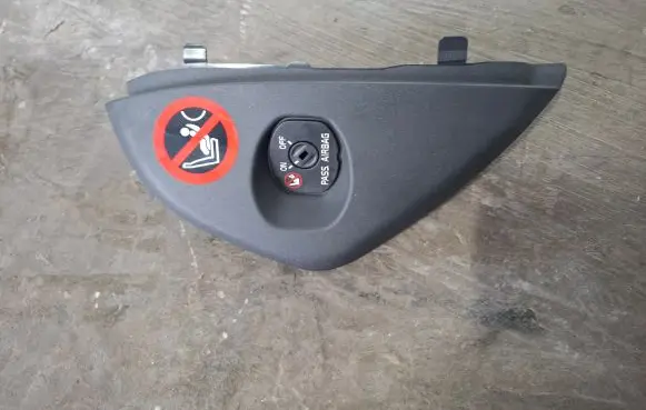 Volvo XC70 Dashboard side end trim 30672171