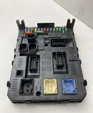 Peugeot 308 Fuse module 281197595 281208364 281192483C