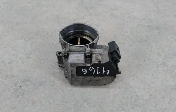 Volkswagen Jetta V Throttle body valve 03G128063C