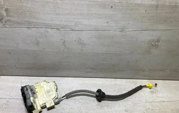 Audi A4 S4 B9 Rear door lock 8x0839016E