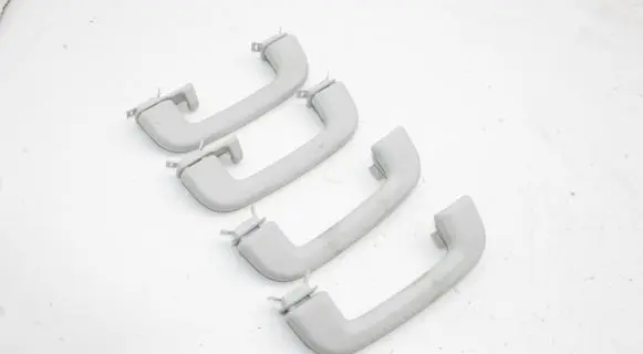 Jaguar I-Pace A set of handles for the ceiling 