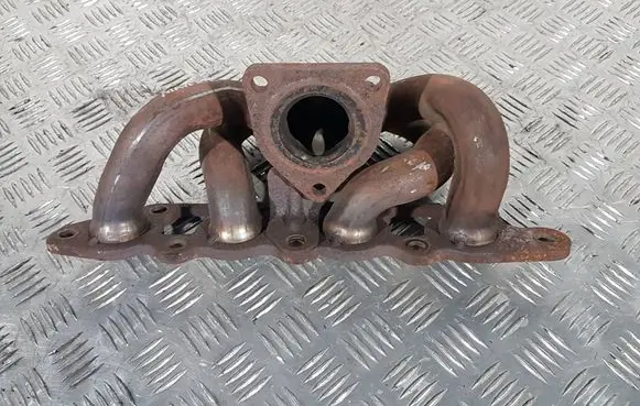 Ford Maverick Exhaust manifold