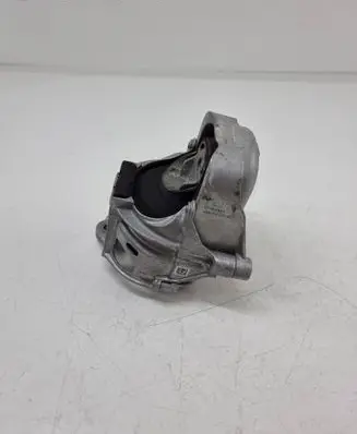 Porsche Cayenne (9Y0 9Y3) Engine mount bracket 4m0199371gs