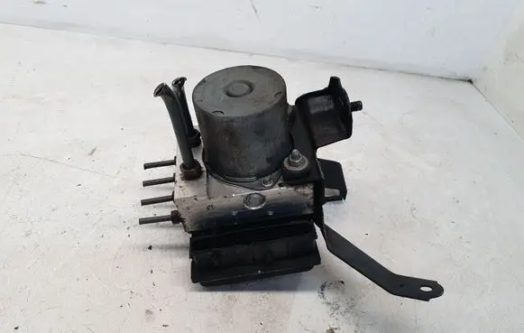 Toyota Corolla Verso AR10 ABS Pump 445400F020