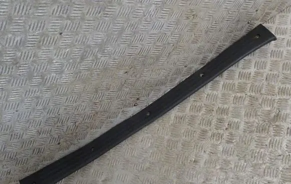 Opel Frontera B Front sill (body part) OPEL_FRONTERA_B_OSŁONA_PROGU_BAGAŻNIKA_5D_LONG