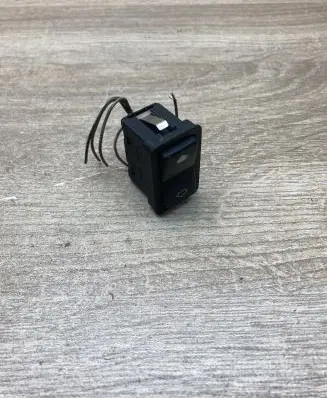 BMW 5 E39 Electric window control switch 8368974