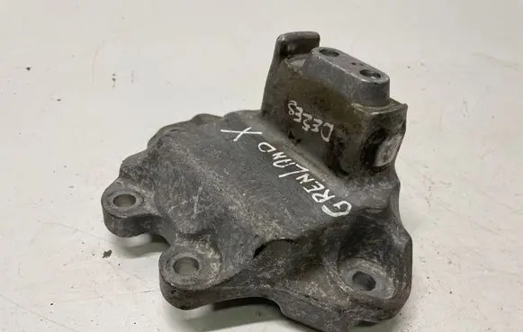 Opel Grandland X Gearbox mounting bracket 9807981780