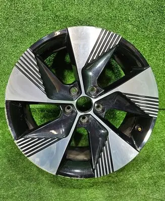 Renault Megane E-Tech R18 alloy rim 