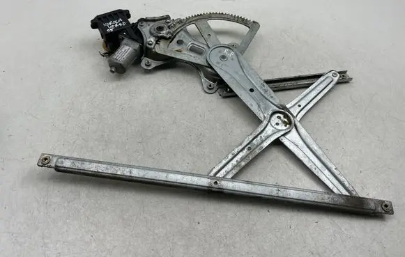 Toyota Corolla Verso E121 Front door window regulator with motor 698100F010 041451420