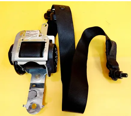 Rear seatbelt