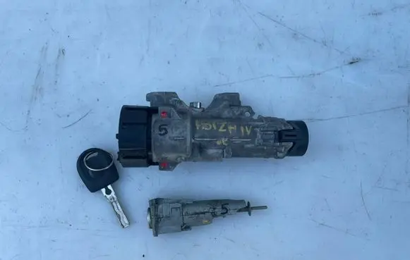 Seat Ibiza IV (6J,6P) Ignition lock 6R0905951
