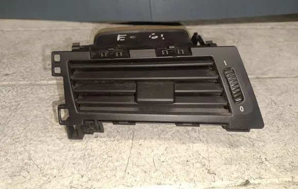 BMW 5 E60 E61 Dashboard side air vent grill/cover trim 691073106