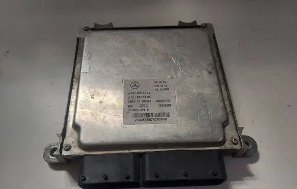 Mercedes-Benz C W204 Engine control unit/module A6519007401 A6519011801