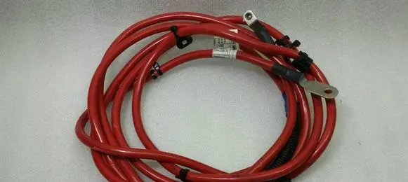Mercedes-Benz CLS C218 X218 Positive cable (battery) A2124403938