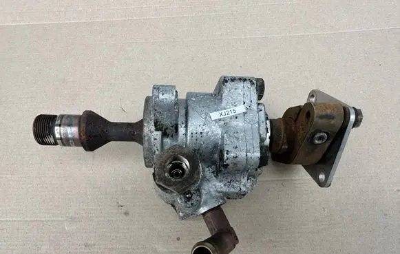 Jeep Cherokee XJ Power steering pump 4883460AA