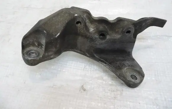 Opel Astra J Engine mounting bracket 13248511