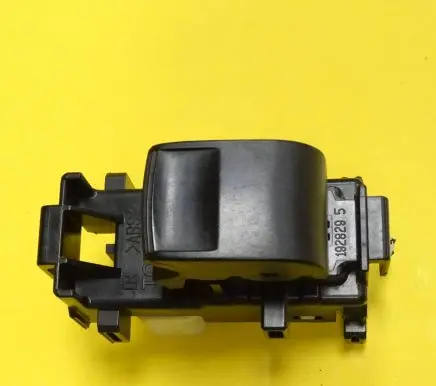 Toyota Yaris Electric window control switch 8292C74 1928295