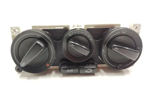 Volkswagen PASSAT B5 Climate control unit