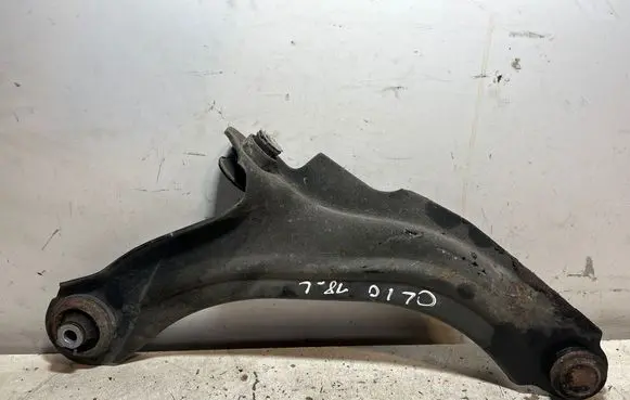 Renault Clio IV Front lower control arm/wishbone