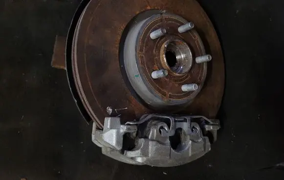 Ford Escape III Front wheel hub