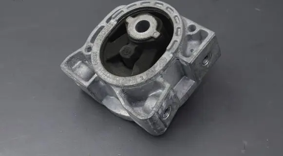 Mercedes-Benz B W245 Engine mount bracket A1692401018