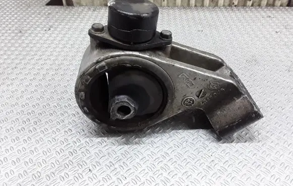 Mitsubishi Space Star Engine mount bracket 4618076