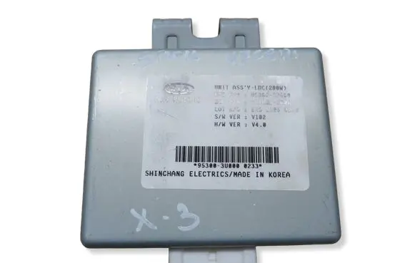 Hyundai ix35 Door central lock control unit/module 953003U000