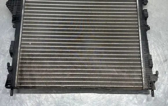 Renault Trafic II (X83) Coolant radiator 1H042M10 D7R048TT