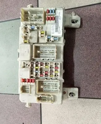 Ford Focus Fuse module 14A073