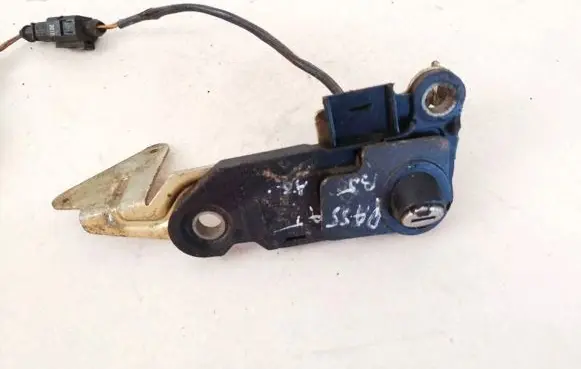 Volkswagen PASSAT B5.5 Tailgate exterior lock 3B9827297A