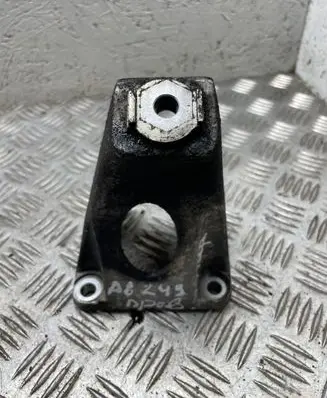 Audi A8 S8 D3 4E Engine mounting bracket 4e0199308