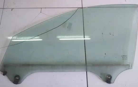 Renault Laguna III Front door window glass four-door AS2