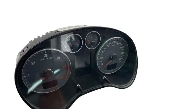 Audi A3 S3 8P Speedometer (instrument cluster) 8P0920932S